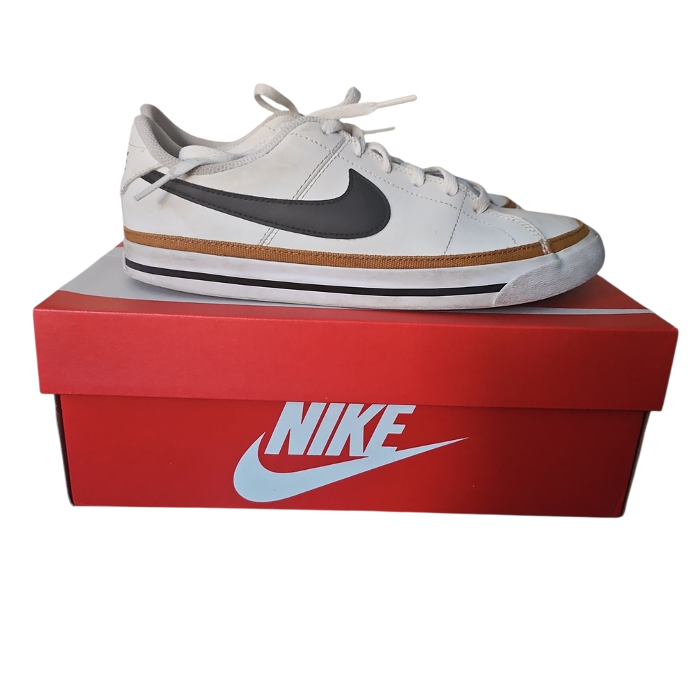 Nike Court Legacy Youth Size 6y White and Black Low-Top Sneakers
